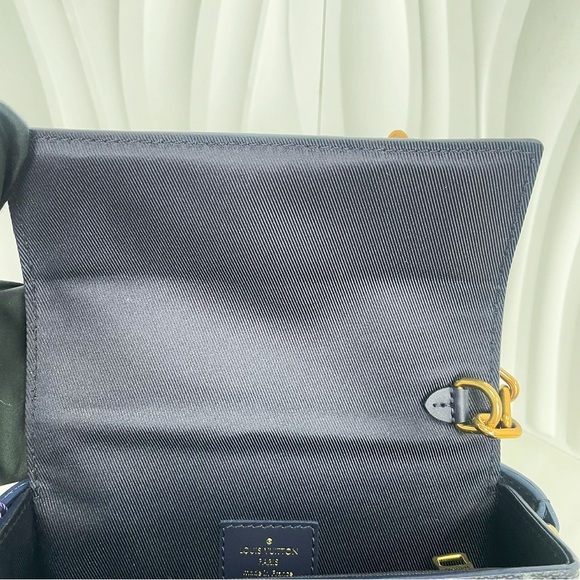 Louis Vuitton Monogram Watercolor Canvas Crossbody Bag - Picture 7 of 12